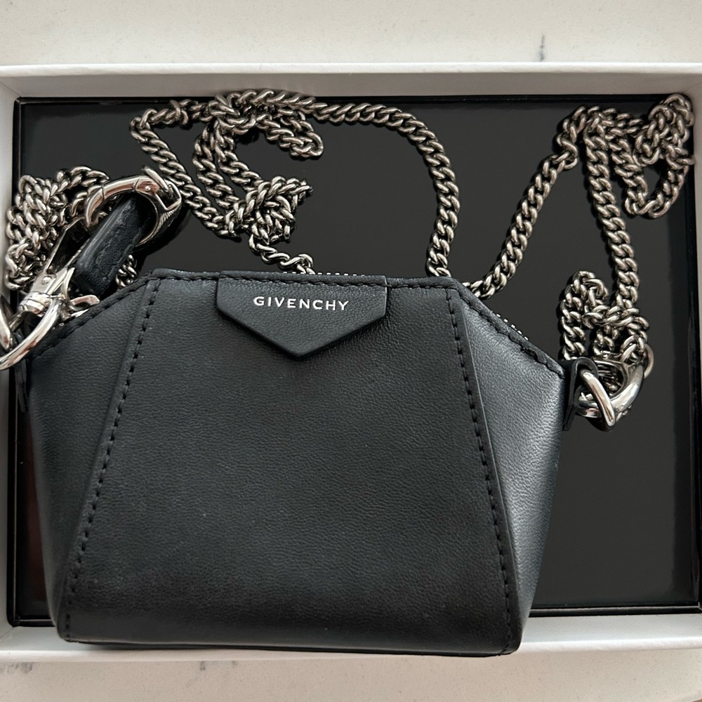 GIVENCHY - Antigona - Baby Bag